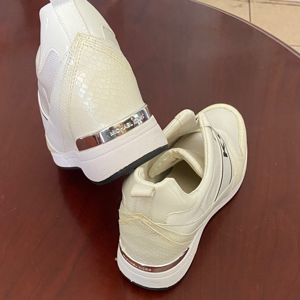 Michael Kors White and Black Women's Sneakers - Picture 2 of 4